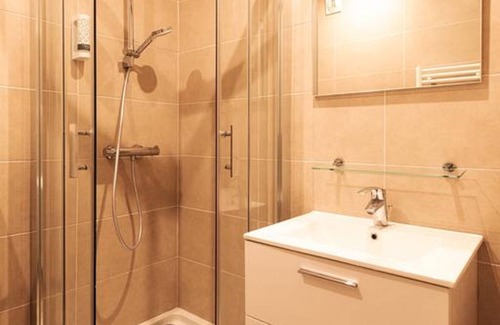 Suresnes Hotel | Le Theatre
