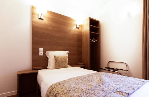 Suresnes Hotel | Le Theatre