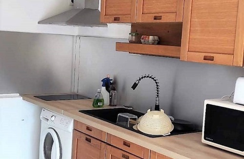 Les 3 Ponts Apartment | LE TIBERE : Quiet & popular location; Swimming pool, garrigue, Provence.