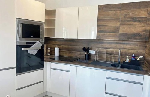 Drancy Centre Apartment | Le Timbaud, cosy T4, balcony, parking, just outside Paris