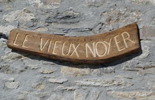 Saint-Pierre Apartment | Le Vieux Noyer - Appartamenti al Verde villaggio di Rumiod