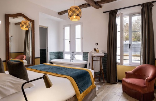 Montmartre Hostel | Le Village Montmartre by Hiphophostels