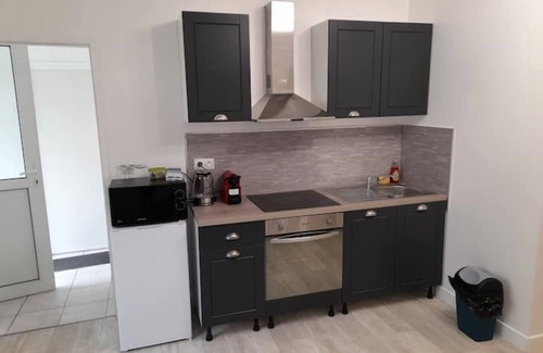 Tinqueux Apartment | LE Wanda Jaune
