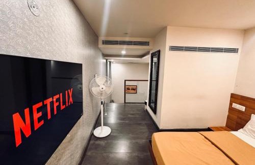 Mahipalpur Extension Apartment | Leafyinn Comfy Loft