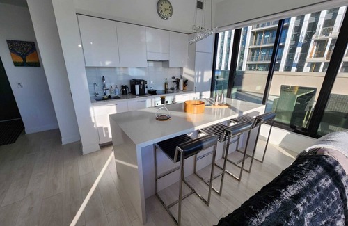 East York Condo | Leaside/Sunnybrook Executive 1 Bedroom, 2 Bathroom, Terrace, Condo
