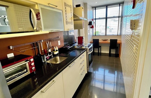 Leblon Apartment | LEBLON/CLEAN AND SOPHISTICATED DESIGN, BEST LOCATION, MODERN CONDOMINIUM