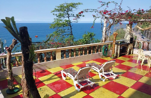 Vidigal House | LEBLON Golden Bricks Castle