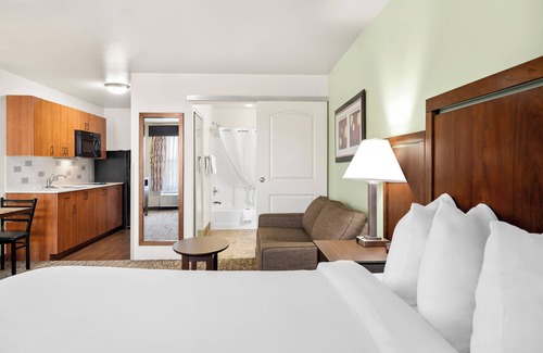 Vernal Hotel | Ledgestone Suites Hotel Vernal