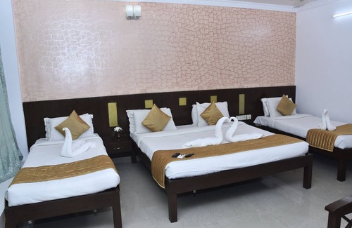 Covelong Hotel | Lee Crysstal
