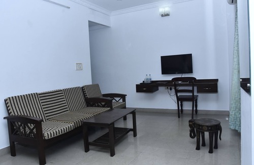 Covelong Hotel | Lee Crysstal