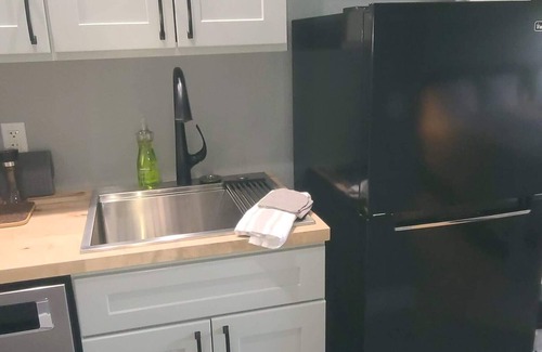 Cedar Apartment | Leelanau condo on golf course close to beaches, wineries, sand dunes, and more