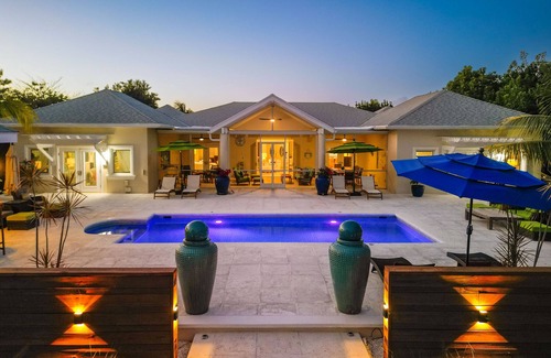 Leeward Settlement House | Leeward Canal, Grace Bay - Kayaks, SUPs & Beautiful Pool - Villa Cariad