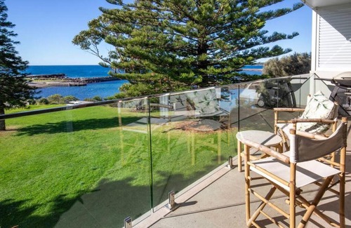 Shellharbour House | LegaSea Lodge - Pet Friendly Beachfront Plunge Pool