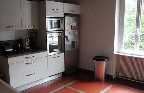 Jambville House | Legcity: Large property with swimming pool and BBQ 45 minutes from the center of Paris