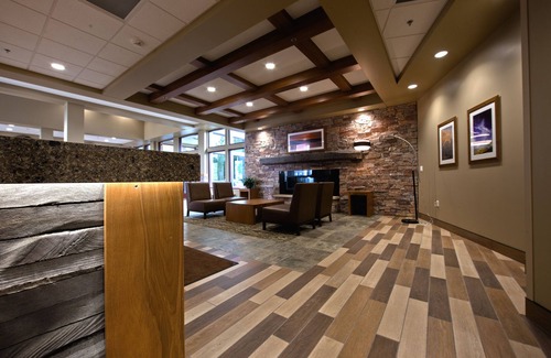 Red Cliff Hotel | Legendary Waters Resort & Casino