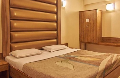 Gopalapuram Hotel | Legends Inn