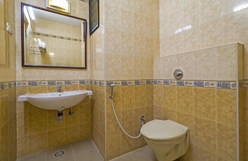 Gopalapuram Hotel | Legends Inn