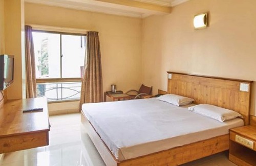 Gopalapuram Hotel | Legends Inn