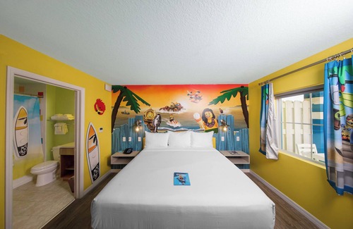 Cypress Gardens House | LEGOLAND Bungalow Bliss, Family Play Areas, 2 Rooms, Water Park Access