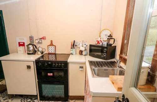 Macroom House | LEHANE'S COTTAGE, pet friendly in Clondrohid, County Cork