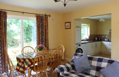 Carrick-on-Shannon House | Leitrim Quay - Riverside Cottage 9