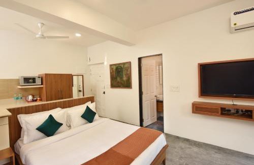 Alto de Porvorim Bed & Breakfast | Lembranca Studios & Suites Near Famous FLOATING CASINOS of Goa