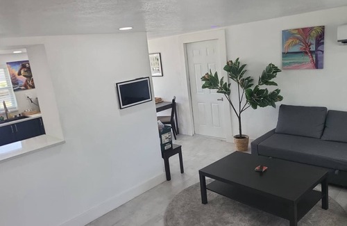 Pleasure Isles House | Lemon Tree Retreat