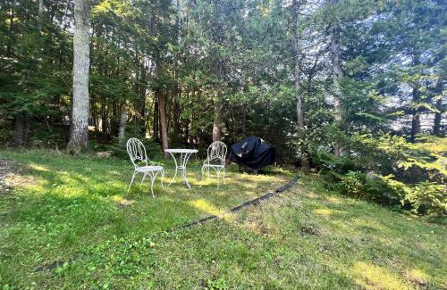 Oakland Hotel | Lenas' Lakeside Cabin