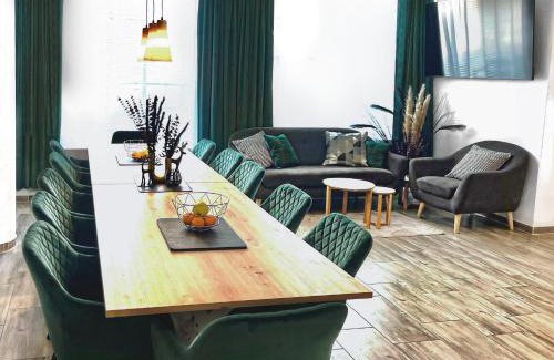 Augustenstraße Apartment | LeNi Living - Riesig! Repräsentativ! Ruhig!