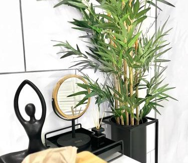 Augustenstraße Apartment | LeNi Living - Riesig! Repräsentativ! Ruhig!