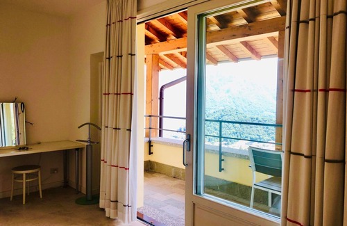 Tremezzina House | Lenno Villa Panoramica lake view home sleeps 8 guests by Italian Apartments.