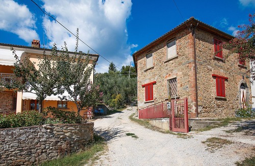 Vinci House | Leonardo's cottage. Typical Tuscan farmhouse in the Vinci countryside