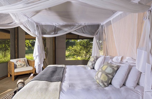 Motopi Cabin | Leopard Plains