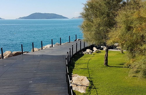 Ortonovo Apartment | Lerici, pedestrian zone, 80mt sea, 500mt beach, roof terrace, wifi, SatTV