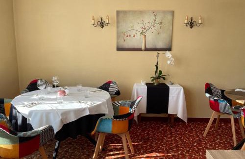 Villers-Bocage Hotel | Les 3 rois by YY