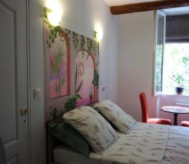 Signes House | Les Abeilles