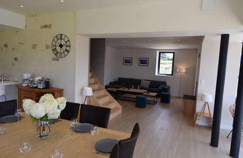 Plougoulm House | Les Aigrettes, feet in the water, Spa, 9 people