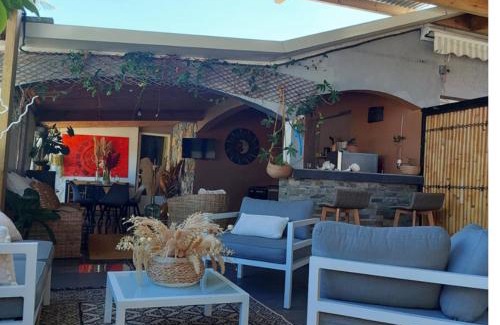 Le Centre House | Les Alocasias