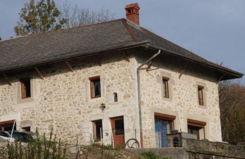 Moye House | Les Bellevues