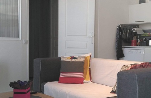 Victor Hugo - Saint-Augustin Apartment | Les Bonbonières by Andréa Gaviniès-Pellegrin. Furnished 2* T1 Bis
