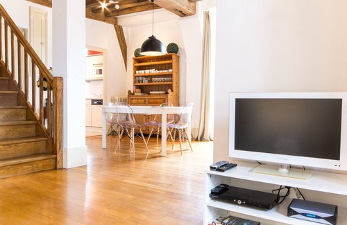 Dijon Centre Ville Apartment | Les Bons Enfants - A beautiful 2 bedrooms & 2 bathrooms apartment (90m2)