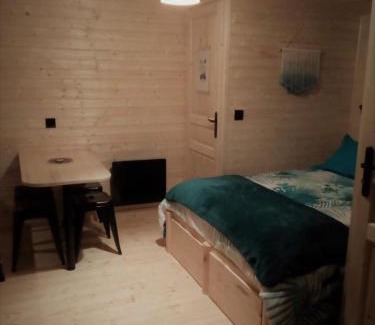 Prailles Bed & Breakfast | Les Cabanes de Gros Bois