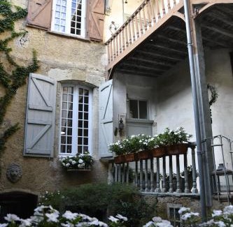 Lectoure Bed & Breakfast | Les Chambres de L'Horloge