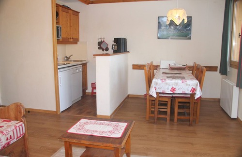 Bellentre Apartment | Les Coches-La Plagne: Spacious 3 rooms (6 people - 2 bathrooms) Montchavin foot track
