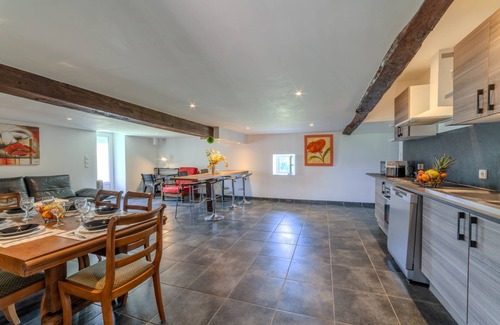 Regny Apartment | Les Coquelicots - A 30 min de Roanne