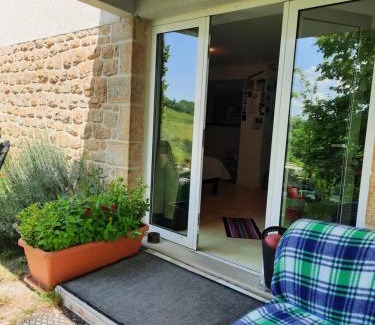 Saint-Laurent-les-Tours House | Les coteaux de Planèze, chambre pour 2, 3 ou famille nombreuse 2 adultes 5 enfants et jeunes