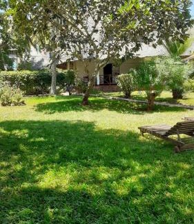 Galu Beach House | Les Datchi Cottages