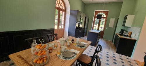 Brestot Bed & Breakfast | Les Ecuries du Château de Brumare