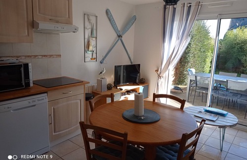Plougoumelen House | Les Gîtes de PEN VRAZ *, Les P'tits Matelots 5 minutes from the coastal paths.