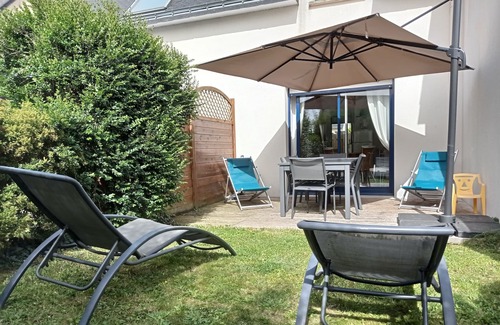Plougoumelen House | Les Gîtes de PEN VRAZ *, Les P'tits Matelots 5 minutes from the coastal paths.